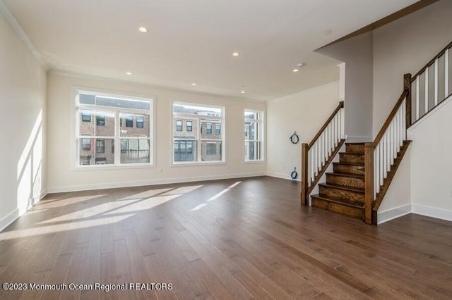 3 Blaisdell Court, Middletown, NJ 07748
