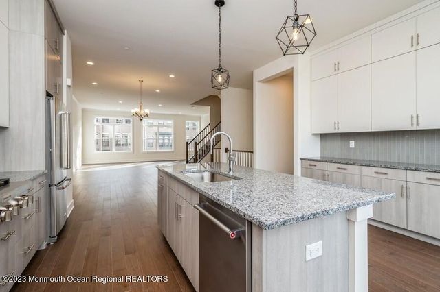 3 Blaisdell Court, Middletown, NJ 07748