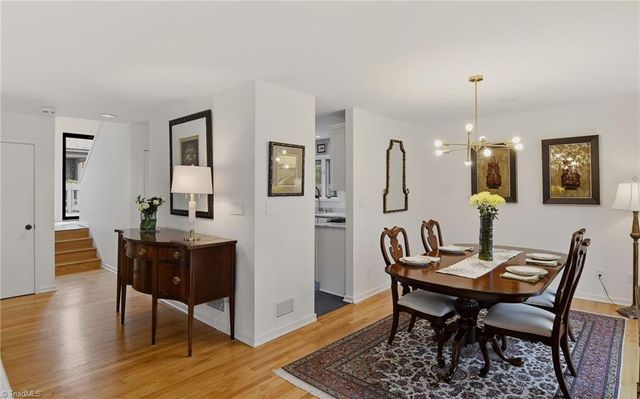 208 Forest Brook Drive, Winston-salem, NC 27106