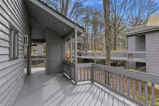 208 Forest Brook Drive, Winston-salem, NC 27106