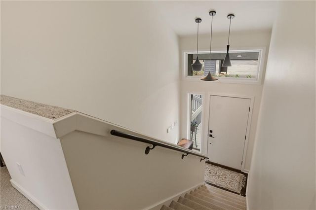 208 Forest Brook Drive, Winston-salem, NC 27106