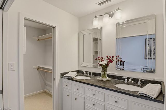 208 Forest Brook Drive, Winston-salem, NC 27106