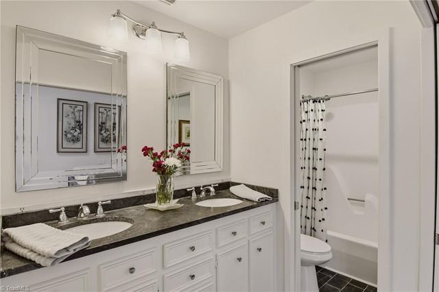 208 Forest Brook Drive, Winston-salem, NC 27106