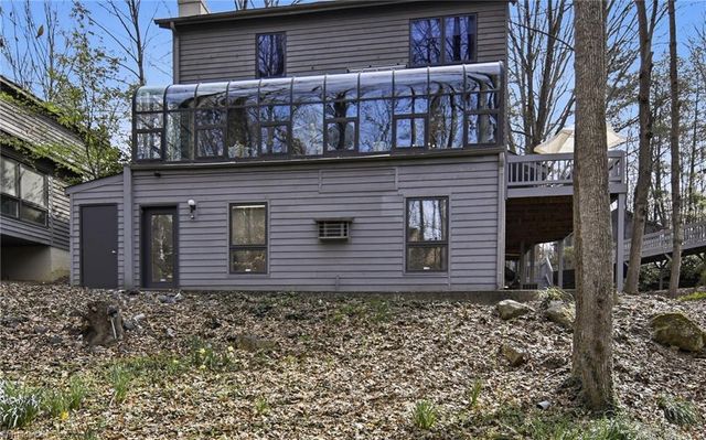 208 Forest Brook Drive, Winston-salem, NC 27106