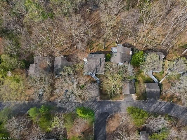 208 Forest Brook Drive, Winston-salem, NC 27106