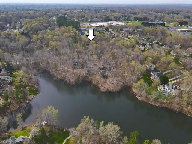 208 Forest Brook Drive, Winston-salem, NC 27106