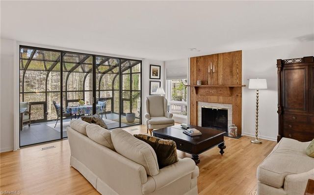 208 Forest Brook Drive, Winston-salem, NC 27106