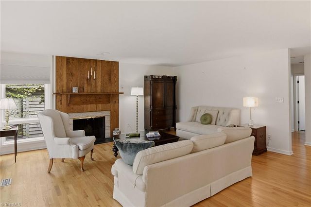 208 Forest Brook Drive, Winston-salem, NC 27106