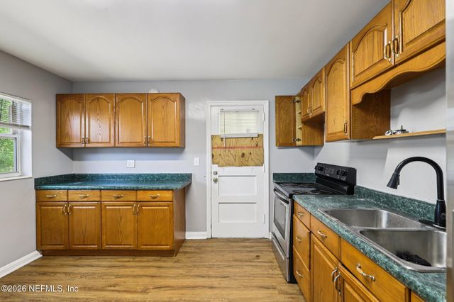 7859 DENHAM Road W, Jacksonville, FL 32208