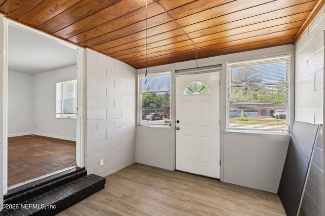 7859 DENHAM Road W, Jacksonville, FL 32208