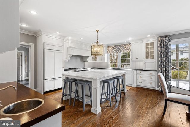 370 STATION AVE, Haddonfield, NJ 08033