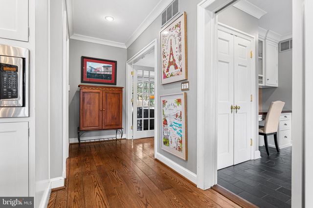 370 STATION AVE, Haddonfield, NJ 08033