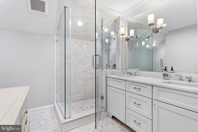 370 STATION AVE, Haddonfield, NJ 08033