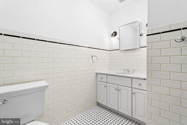 370 STATION AVE, Haddonfield, NJ 08033