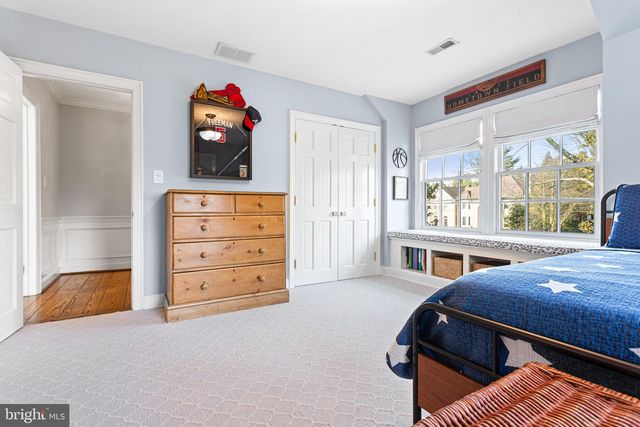 370 STATION AVE, Haddonfield, NJ 08033