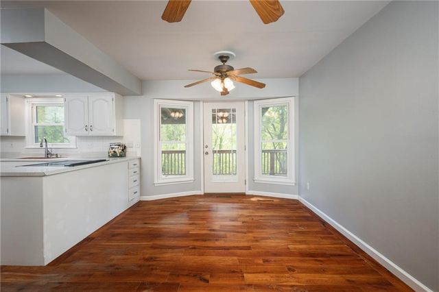 1712 S La Frenz Road, Liberty, MO 64068