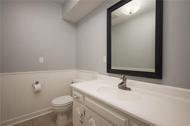 1712 S La Frenz Road, Liberty, MO 64068