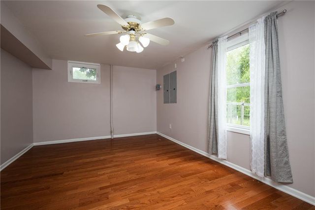 1712 S La Frenz Road, Liberty, MO 64068