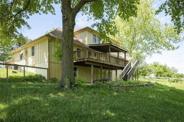 1712 S La Frenz Road, Liberty, MO 64068