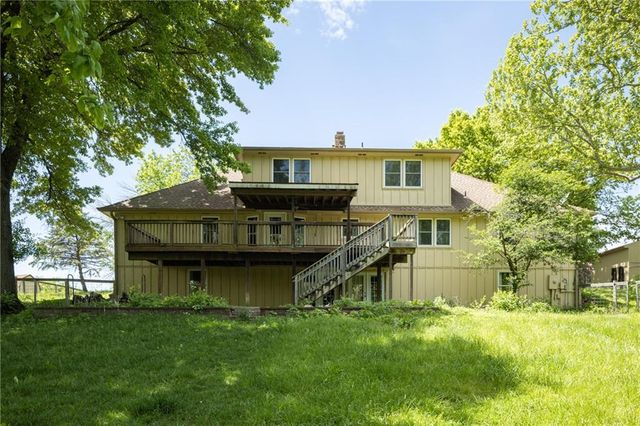 1712 S La Frenz Road, Liberty, MO 64068