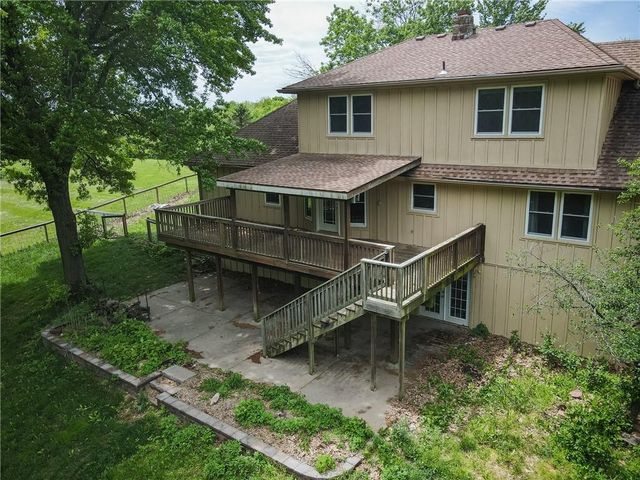 1712 S La Frenz Road, Liberty, MO 64068