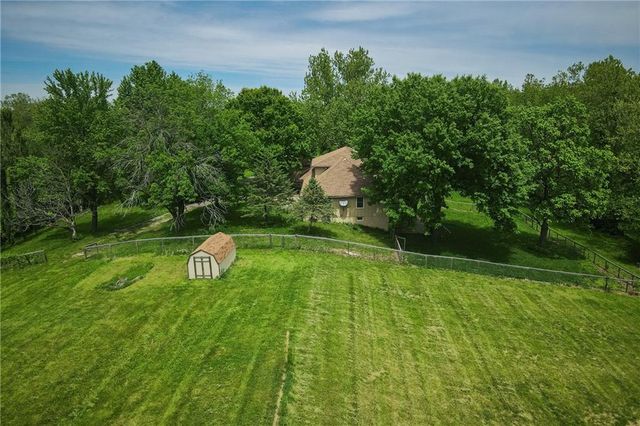 1712 S La Frenz Road, Liberty, MO 64068