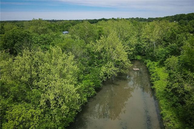 1712 S La Frenz Road, Liberty, MO 64068
