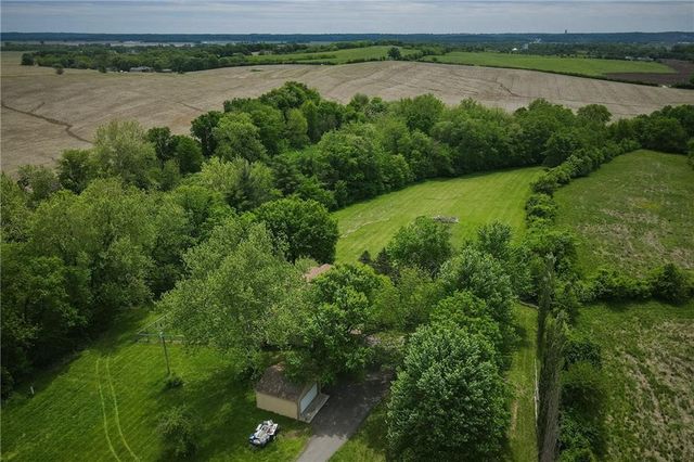 1712 S La Frenz Road, Liberty, MO 64068