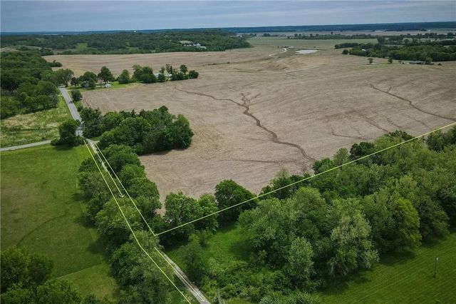 1712 S La Frenz Road, Liberty, MO 64068
