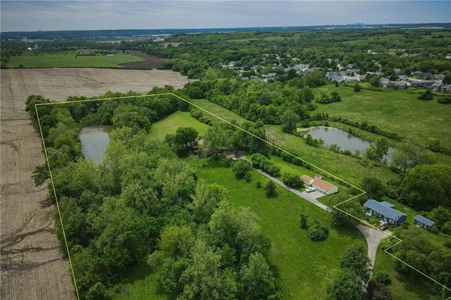 1712 S La Frenz Road, Liberty, MO 64068