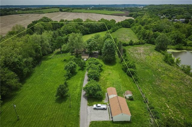 1712 S La Frenz Road, Liberty, MO 64068