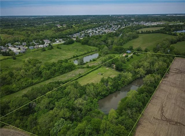 1712 S La Frenz Road, Liberty, MO 64068