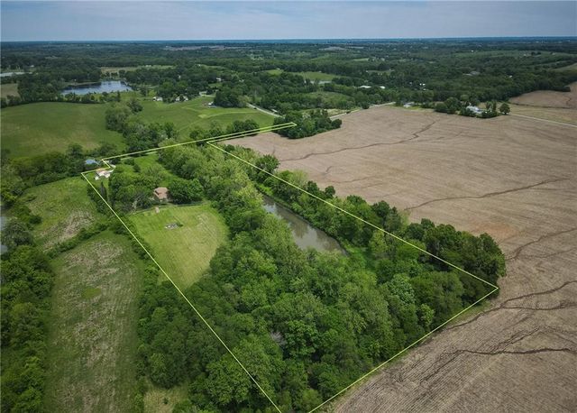 1712 S La Frenz Road, Liberty, MO 64068