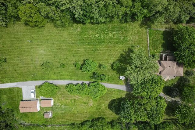 1712 S La Frenz Road, Liberty, MO 64068