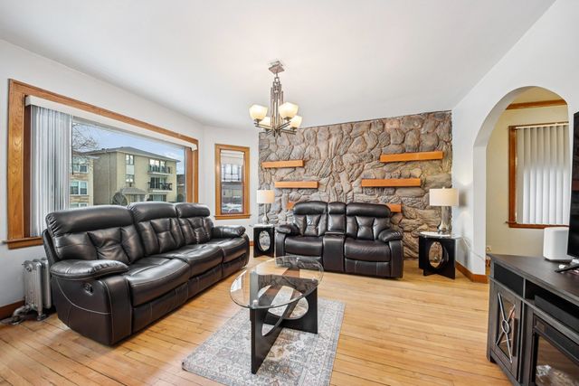 2842 N 74th Court, Elmwood Park, IL 60707