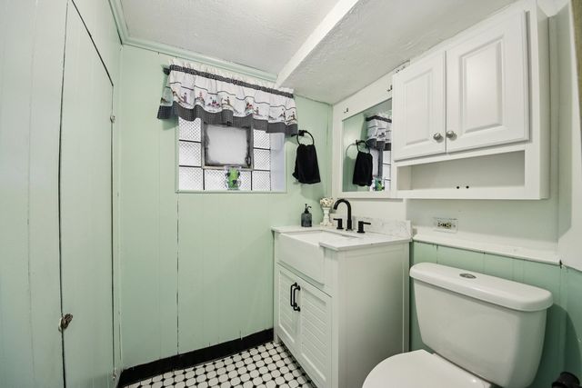 2842 N 74th Court, Elmwood Park, IL 60707