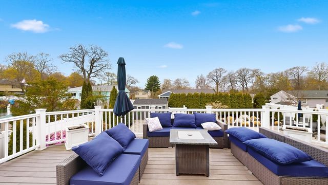17 Lenox Ave, Saugus, MA 01906