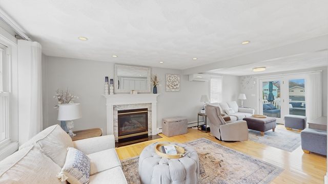 17 Lenox Ave, Saugus, MA 01906
