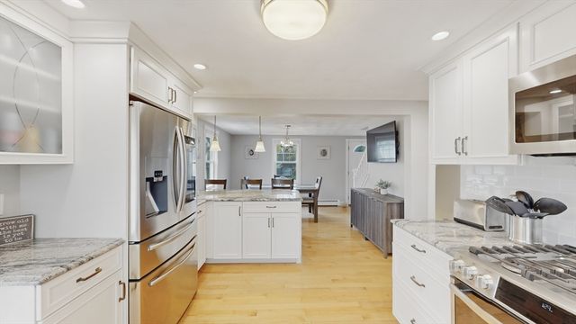 17 Lenox Ave, Saugus, MA 01906