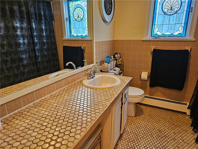 55 Lexington Avenue, North Providence, RI 02904