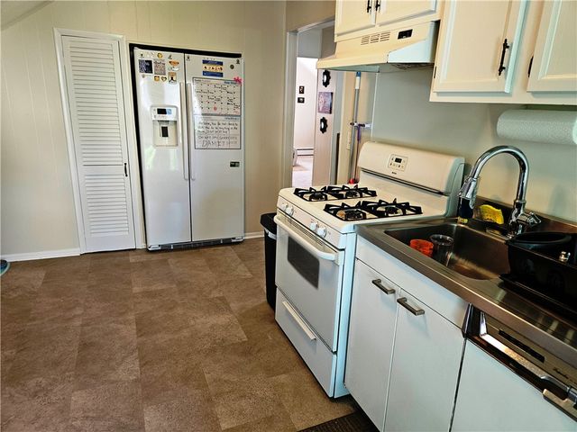 55 Lexington Avenue, North Providence, RI 02904