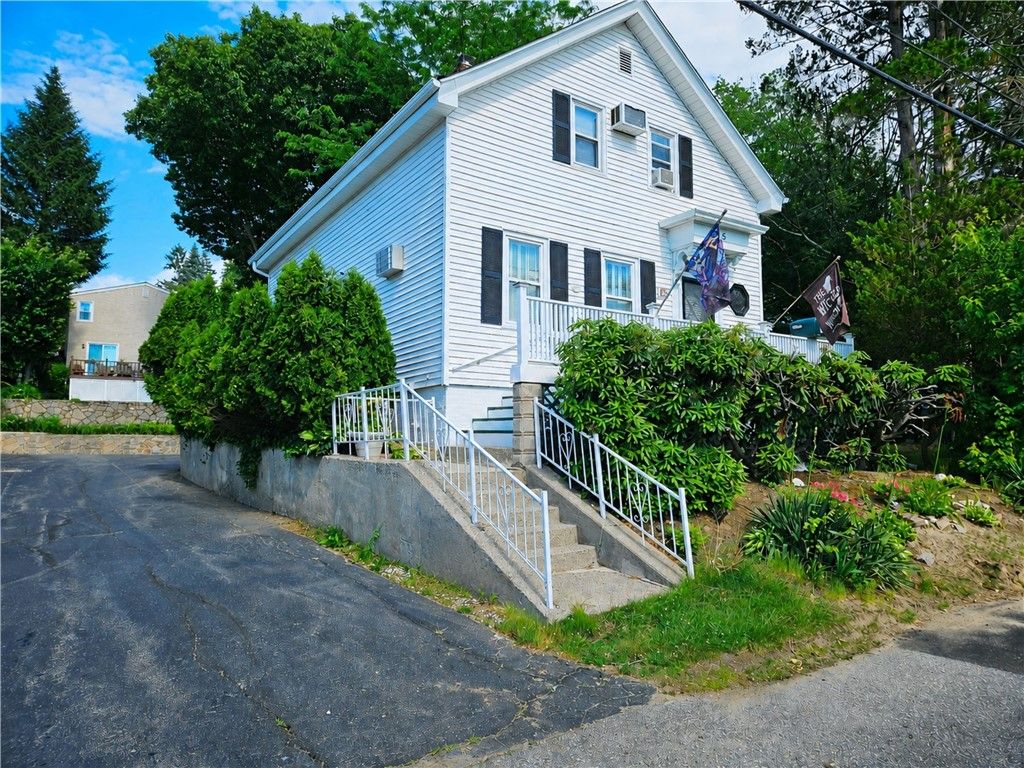 55 Lexington Avenue, North Providence, RI 02904