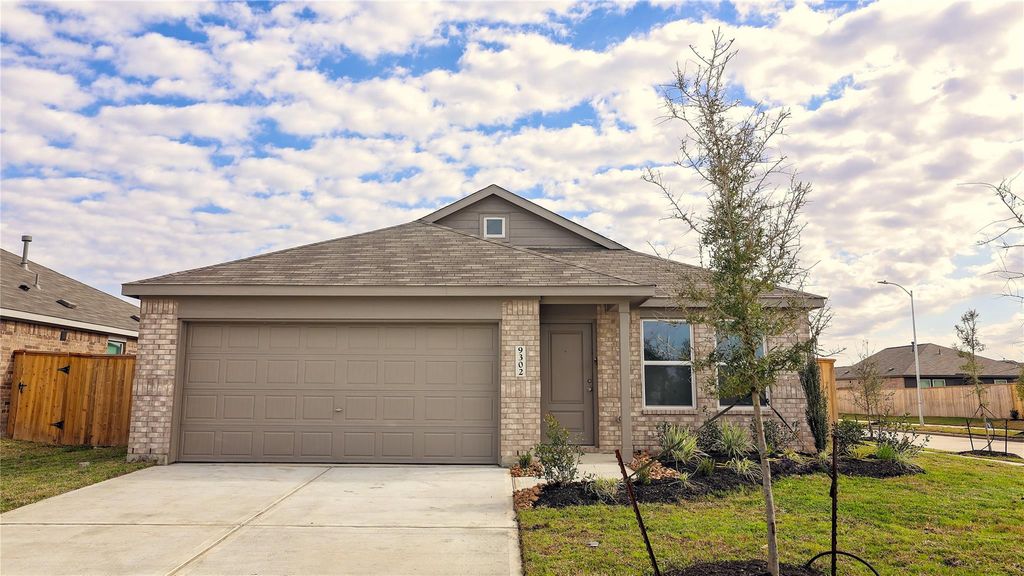 9302 Speckled Trout Drive, Baytown, TX 77521