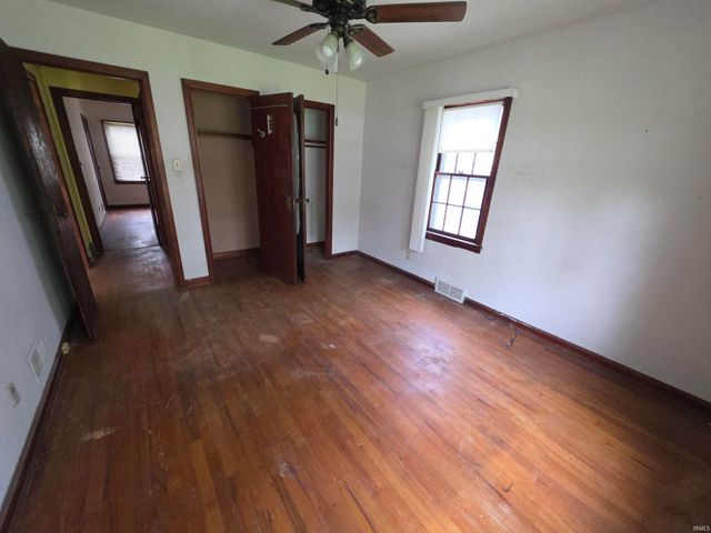 1621 College Street, South Bend, IN 46628