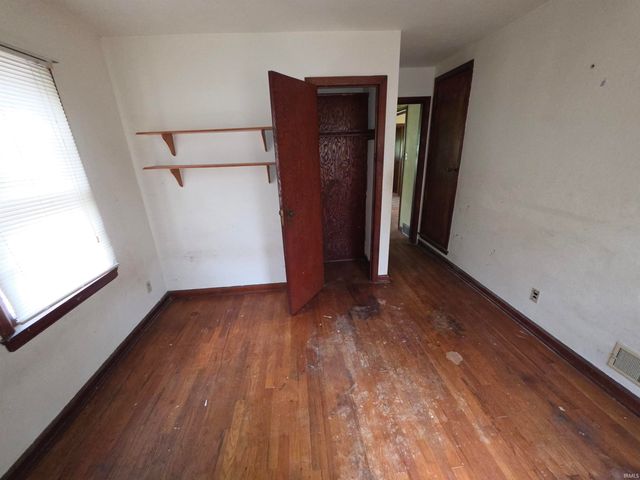 1621 College Street, South Bend, IN 46628