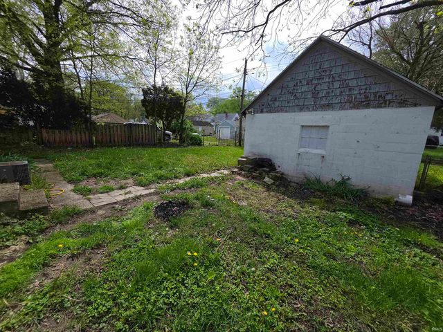1621 College Street, South Bend, IN 46628