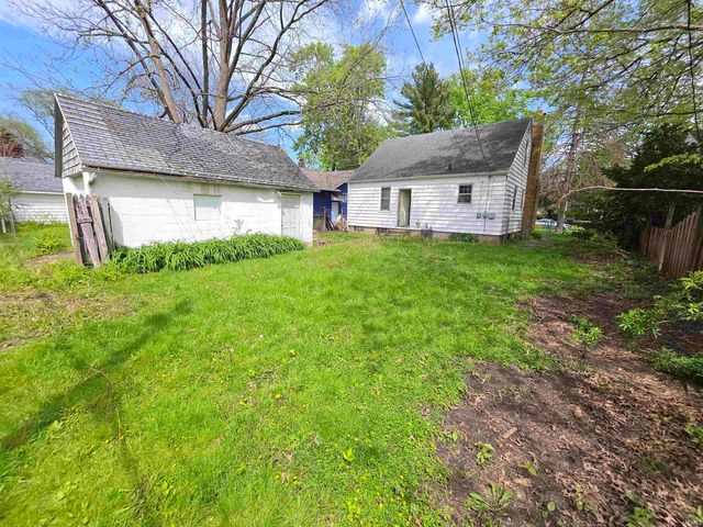 1621 College Street, South Bend, IN 46628