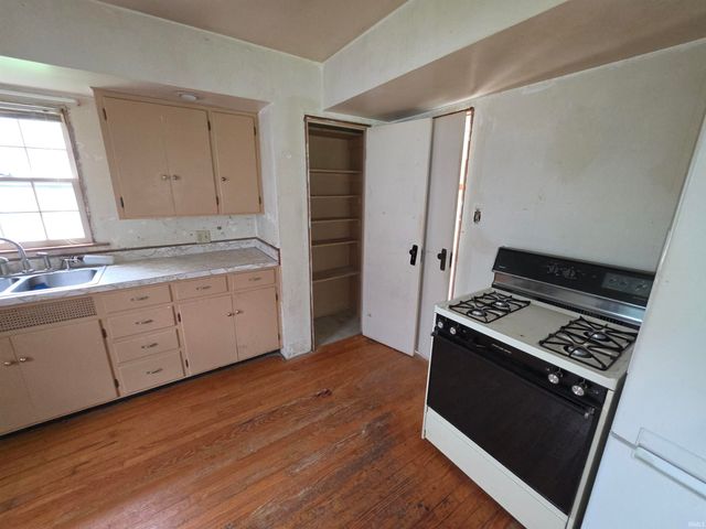 1621 College Street, South Bend, IN 46628