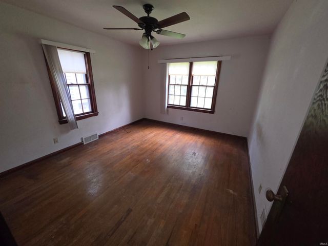1621 College Street, South Bend, IN 46628