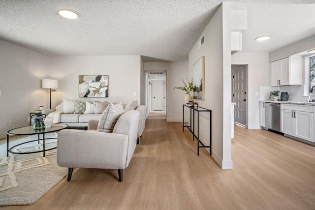 1428 Miami Avenue, Clovis, CA 93611